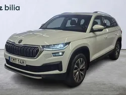 Vit Begagnad 2022 Skoda Kodiaq Style SUV | 299 000 kr (Marknadspris)