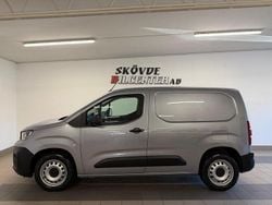 Grå (gråmetallic) Begagnad 2021 Peugeot Partner Van | 139 500 kr (Marknadspris)