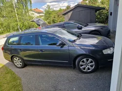 Grå Begagnad 2010 VW Passat Sportline Kombi | 69 000 kr (Dyr)