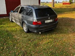 Grå Begagnad 2002 BMW 318 Kombi | 15 000 kr (Marknadspris)