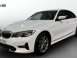 Vit Begagnad 2020 BMW 330e Sport Line Sedan | 279 900 kr (Marknadspris)