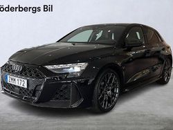 Svart (mytsvart metallic) Ny 2024 Audi RS3 Sportback Sport Halvkombi | 779 000 kr (Marknadspris)