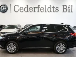 Svart Begagnad 2018 Mitsubishi Outlander P-HEV SUV | 218 900 kr (Marknadspris)