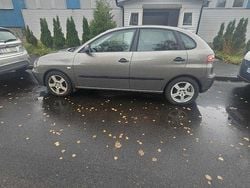 Grå Begagnad 2005 Seat Ibiza Halvkombi | 9 500 kr (Superpris)