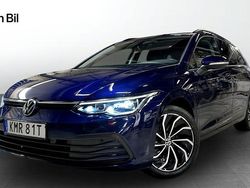 Blå Begagnad 2022 VW Golf VIII Life Kombi | 264 900 kr (Marknadspris)