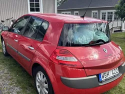 Röd Begagnad 2006 Renault Mégane II Halvkombi | 20 000 kr (Marknadspris)