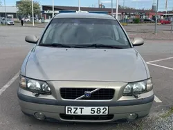 Brun Begagnad 2001 Volvo S60 Business Edition Sedan | 24 900 kr (Marknadspris)