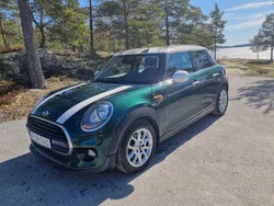 Grön Begagnad 2017 Mini Cooper Pepper Halvkombi | 134 000 kr (Marknadspris)