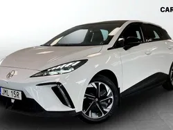 Vit (white) Begagnad 2023 MG MG4 EV Luxury Halvkombi | 219 900 kr