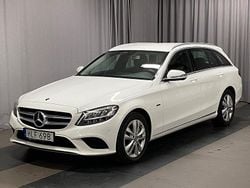 Vit Begagnad 2019 Mercedes C300e Avantgarde Kombi | 259 900 kr (Marknadspris)