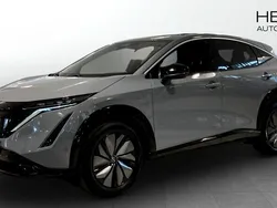 Ljusgrå (grey) Begagnad 2023 Nissan Ariya Evolve SUV | 419 900 kr (Bra pris)
