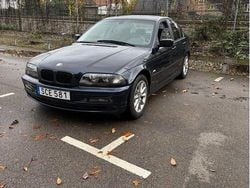 Begagnad 2001 BMW 320 Sedan | 39 900 kr (Marknadspris)