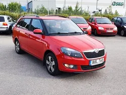 Röd Begagnad 2015 Skoda Fabia Ambiente Kombi | 39 900 kr (Bra pris)
