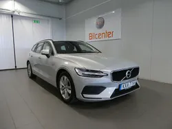 Vit Begagnad 2020 Volvo V60 Kombi | 267 900 kr (Marknadspris)