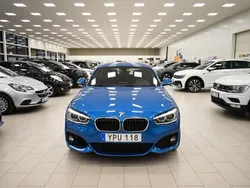 Blå Begagnad 2017 BMW 118 M Sport Halvkombi | 199 900 kr (Marknadspris)