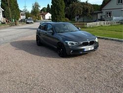 Grå Begagnad 2012 BMW 118 Halvkombi | 45 000 kr (Lite dyr)