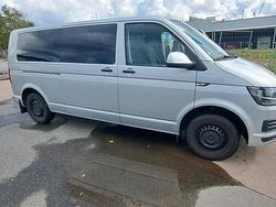 Silver Begagnad 2016 VW Caravelle Trendline Minibuss | 249 900 kr (Marknadspris)
