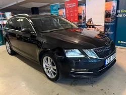 Svart Begagnad 2019 Skoda Octavia G-TEC Kombi | 74 900 kr