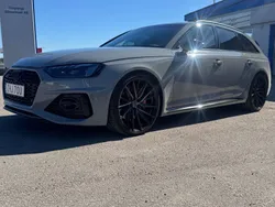 Grå Begagnad 2023 Audi RS4 Comfort Kombi | 913 600 kr (Marknadspris)