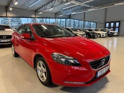 Röd Begagnad 2016 Volvo V40 Kinetic Kombi | 116 900 kr (Bra pris)