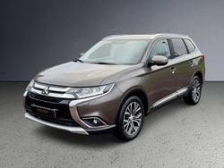 Brun Begagnad 2017 Mitsubishi Outlander SUV | 164 900 kr (Marknadspris)