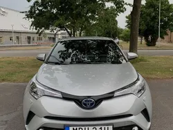 Silver Begagnad 2019 Toyota C-HR Edition SUV | 240 000 kr (Marknadspris)