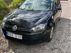 Svart Begagnad 2012 VW Golf VII Kombi | 49 500 kr (Marknadspris)