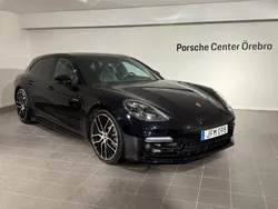 Svart Begagnad 2022 Porsche Panamera 4 Platinum Edition Sedan | 995 000 kr (Marknadspris)