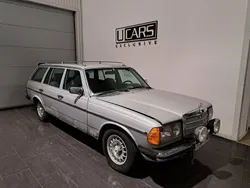 Ljusgrå Begagnad 1982 Mercedes E280 Kombi | 34 998 kr