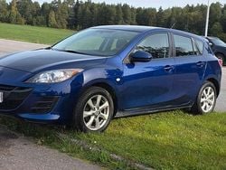 Blå Begagnad 2011 Mazda 3 Inclusive Halvkombi | 48 900 kr (Marknadspris)