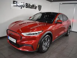Röd Begagnad 2021 Ford Mustang Mach-E SUV | 339 500 kr (Superpris)