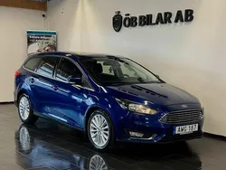 Blå Begagnad 2015 Ford Focus Titanium Kombi | 64 900 kr (Marknadspris)