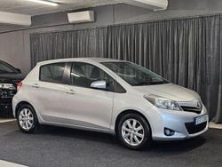 Silver Begagnad 2012 Toyota Yaris Active Halvkombi | 79 900 kr (Marknadspris)