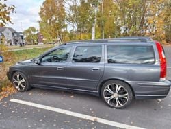Grå Begagnad 2008 Volvo V70 Standard Kombi | 30 000 kr (Marknadspris)