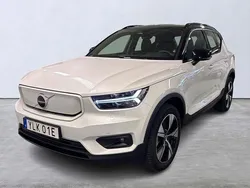 Vit Begagnad 2022 Volvo XC40 Plus SUV | 354 900 kr