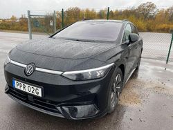 Svart (mytsvart metallic) Begagnad 2025 VW ID.7 Pro Sedan | 565 000 kr (Marknadspris)