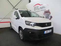 Vit Begagnad 2021 Peugeot Partner Minibuss | 149 000 kr (Marknadspris)