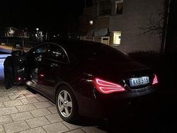 Svart Begagnad 2015 Mercedes CLA220 Sedan | 160 000 kr