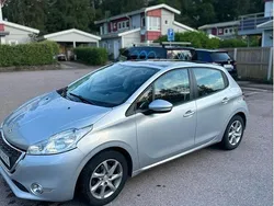Grå Begagnad 2014 Peugeot 208 Halvkombi | 47 000 kr (Bra pris)