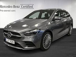 Mörkgrå (grå) Begagnad 2024 Mercedes B250e AMG Line Premium Minibuss | 387 000 kr (Marknadspris)