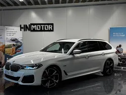 Vit Begagnad 2022 BMW 530e M Sport Kombi | 354 900 kr (Marknadspris)