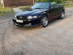 Svart Begagnad 2000 Ford Mustang Cab | 75 000 kr (Marknadspris)