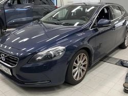 Blå Begagnad 2015 Volvo V40 Kombi | 120 000 kr (Bra pris)