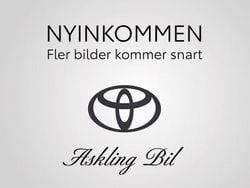 Vit Begagnad 2021 Toyota Yaris Hybrid Active Halvkombi | 189 000 kr (Marknadspris)