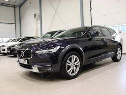 Blå Begagnad 2019 Volvo V90 CC Momentum Kombi | 299 800 kr (Bra pris)