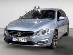 Ljusblå (blå) Begagnad 2016 Volvo V60 Momentum Kombi | 124 900 kr (Bra pris)
