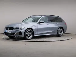 Grå Begagnad 2022 BMW 330e Comfort Edition Kombi | 309 000 kr (Marknadspris)