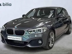 Grå Begagnad 2018 BMW 118 Halvkombi | 229 900 kr (Lite dyr)