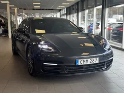 Grå Begagnad 2017 Porsche Panamera 4S Sport Sedan | 559 900 kr