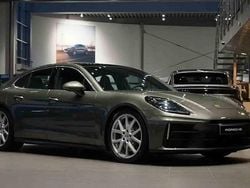 Grön Ny 2026 Porsche Panamera 4 Sedan | 1 468 900 kr